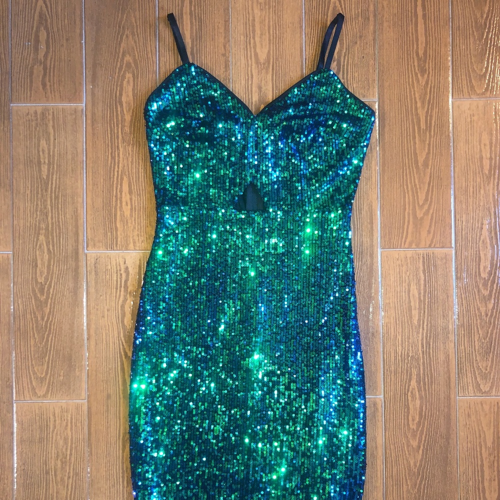 Privy Green Sequin Midi Dress